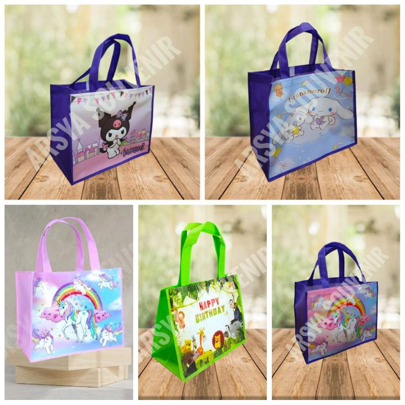 

tas ulang tahun karakter murah | tas souvenir terlaris | tas hadiah pesta | goodiebag karakter