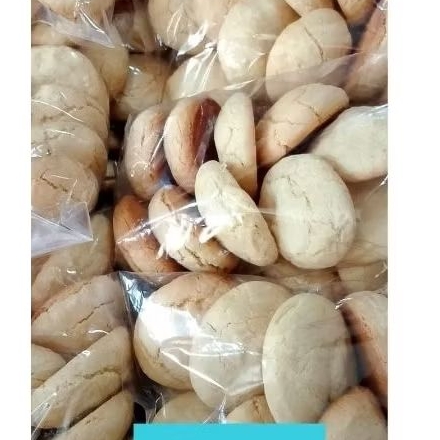 

Kue Baruasa isi inti gula merah