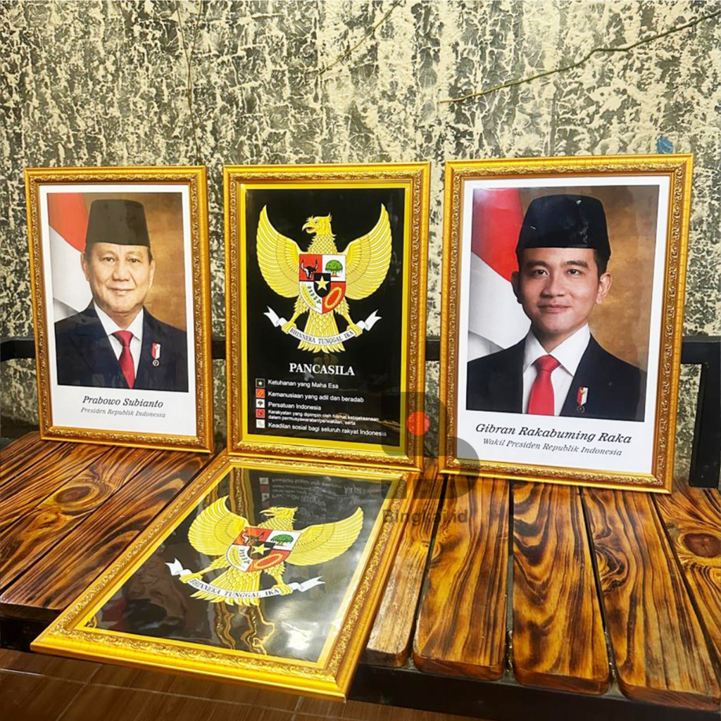Pigura Foto Presiden Ukran Besar 30x45 Cm