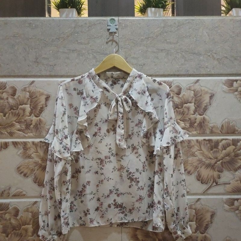 BLOUSE BUNGA RUFFLE