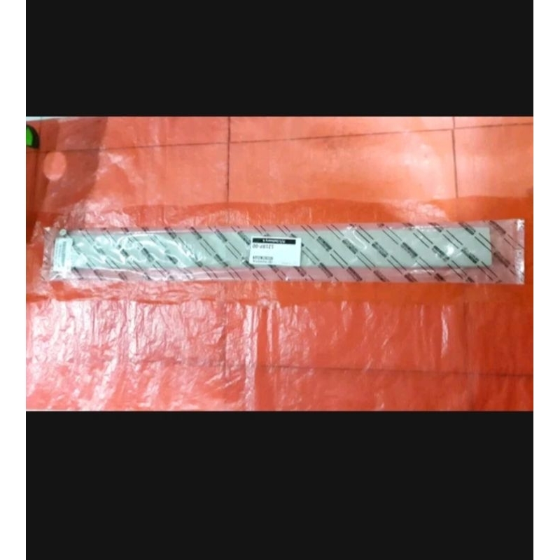 Scuplate/penjepit karpet bagasi avanza-xenia lama 2003-2010 original