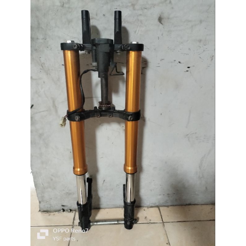 USD r15v3 custom rais.er xabre kontak di depan pnp old Vixion Vixion r