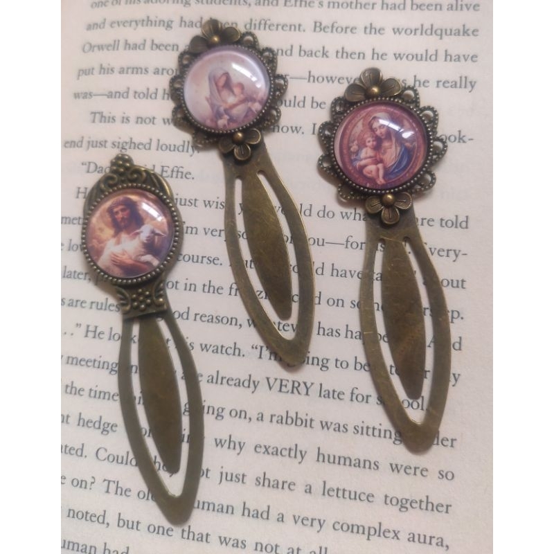 

Pembatas buku metal handmade bahan besi/metal