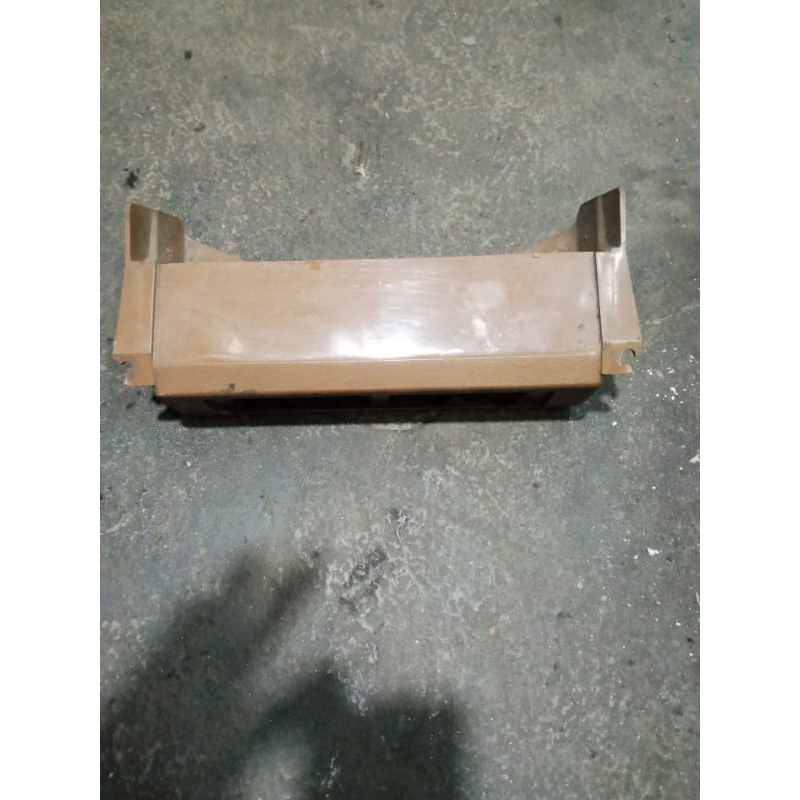 kisi kisi AC tengah kijang super