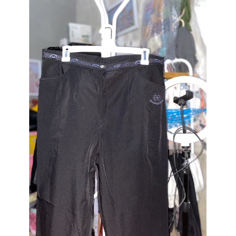 Celana Panjang Hitam Wanita