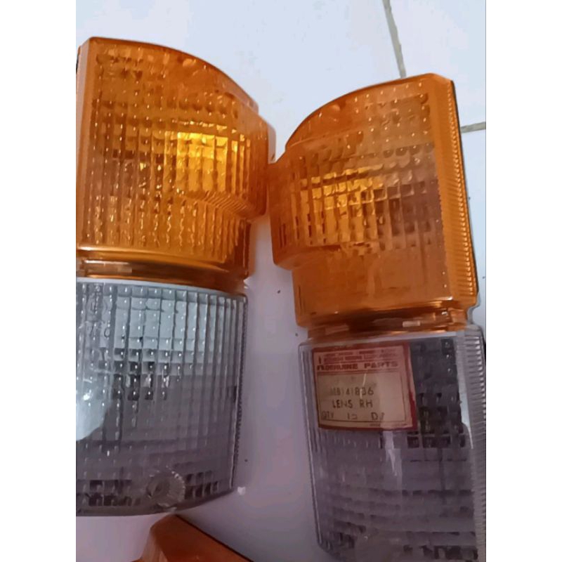lampu sein set plus ring lampu kanan  original l300 bensin