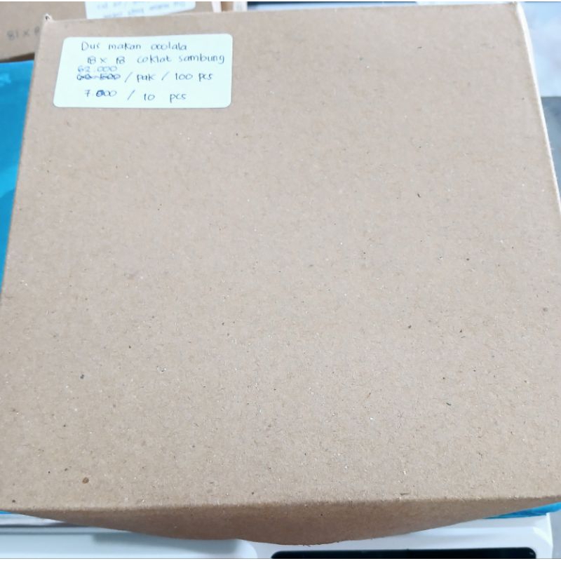 

Kardus nasi /Roti ukuran 18x18 coklat sambung