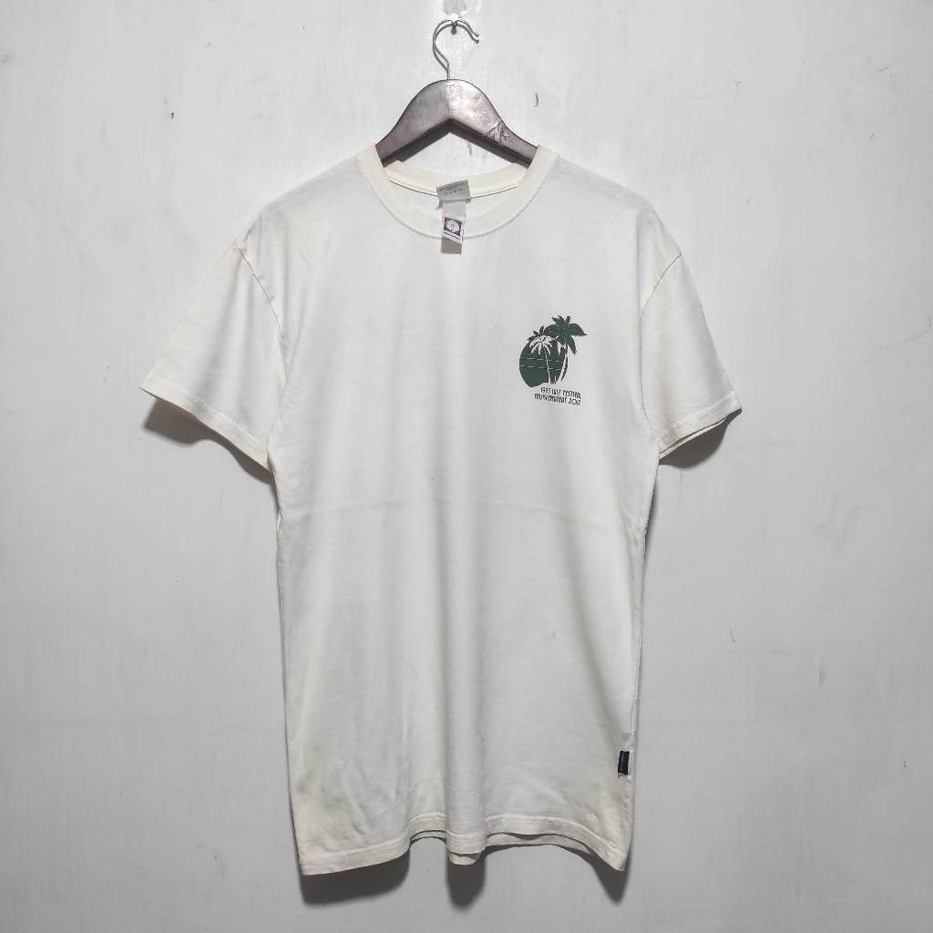 Kaos Thisisneverthat  Size : M