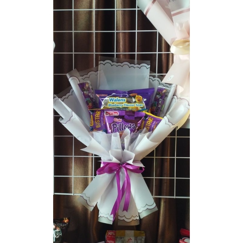 

buket snack tema ungu