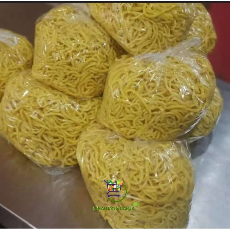 

mie kuning/ mie kuning basah/mie basah