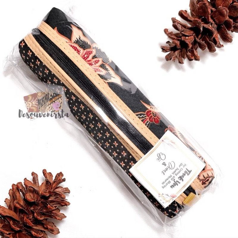 

SOUVENIR TEMPAT PENSIL BATIK UK 19X7 MINIMAL PEMBELIAN 50 PCS