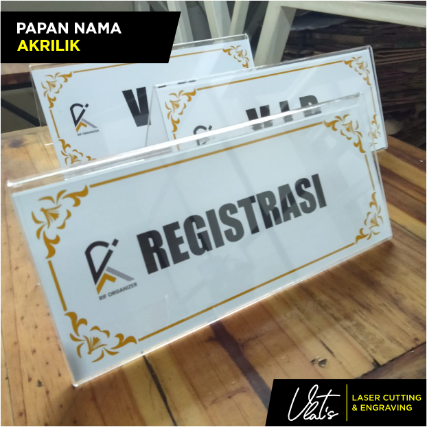

Papan Nama Akrilik Custom Papan Nama model V