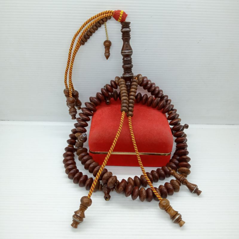 tasbih tijani kayu kelor emas full benang rajut A480