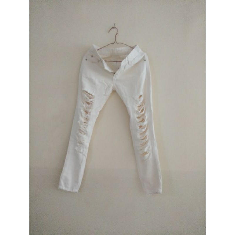 Jeans1 putih tulang GUESS uk. 28 (HD18)