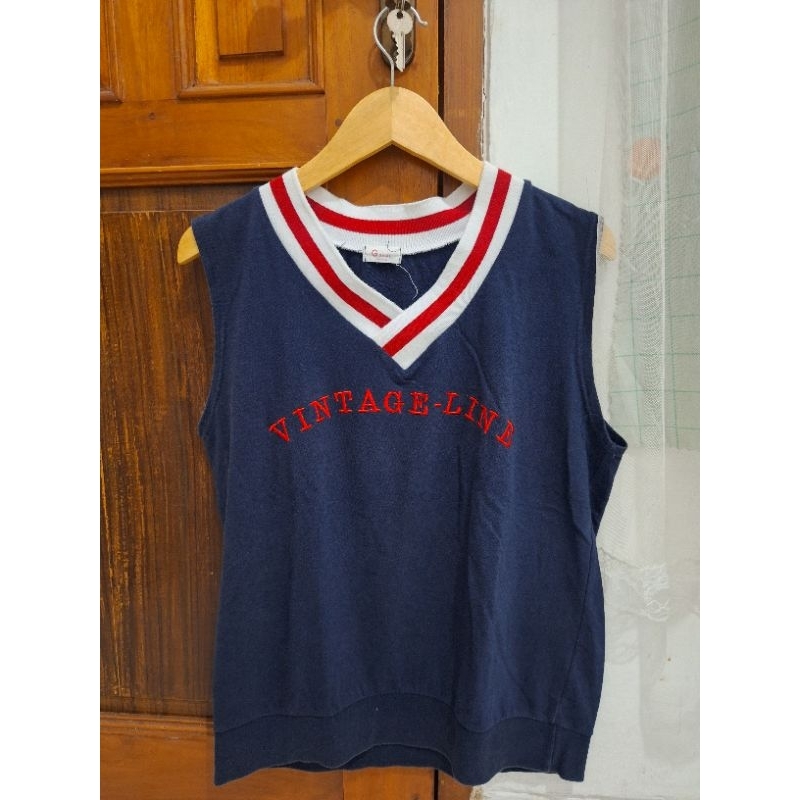 [Thrift/Preloved] Vest Atasan Kaos Kutungan Bordir Korea
