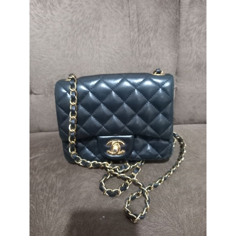 Tas Selempang Kulit Biru Hitam merk chanel ada no seri