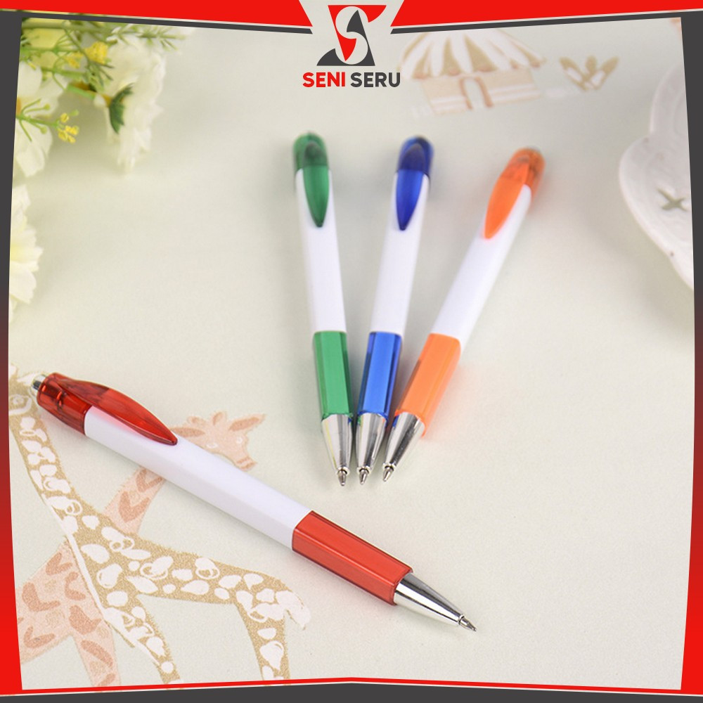 

Pena Plastik 1MM Pen Promosi Segi Empat / Alat Tulis Kantor dan Sekolah / Pulpen Cetekan Souvenir Carinex Seni Seru A94