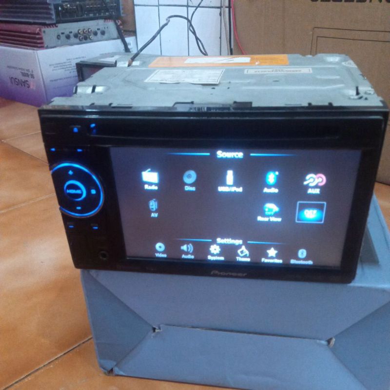 Headunit doubledin Pioneer Avh 2450BT