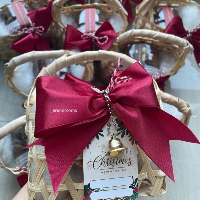 

Hampers Natal by Jeremimoms | Bingkisan Cookies Natal | Parcel Kue Kering Natal | Christmas Hampers