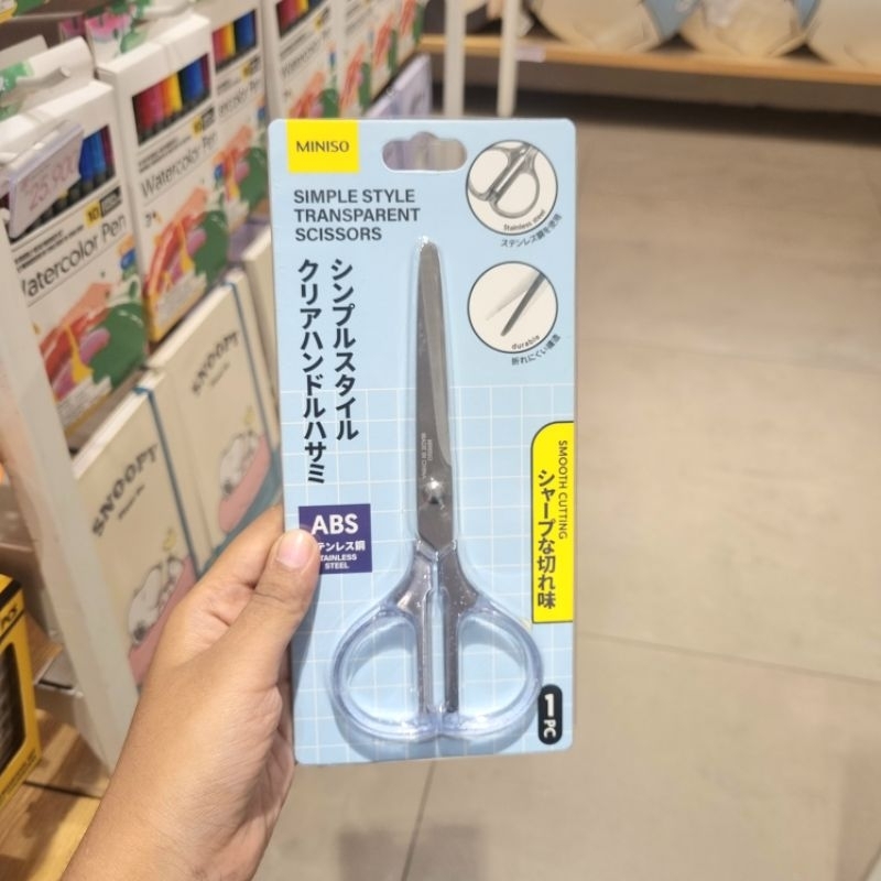 

MINISO SCISSOR WITH TRANSPARENT HANDLE / GUNTING