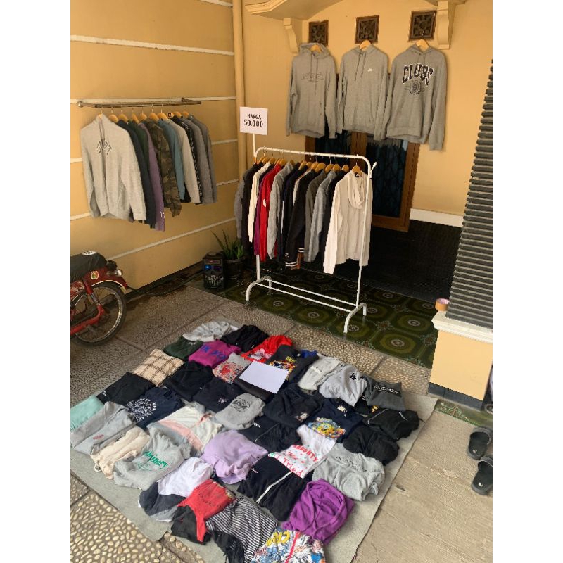 KAOS CHARHAT PRIA/ JEANS  CHARHAT SECOND.BRAND