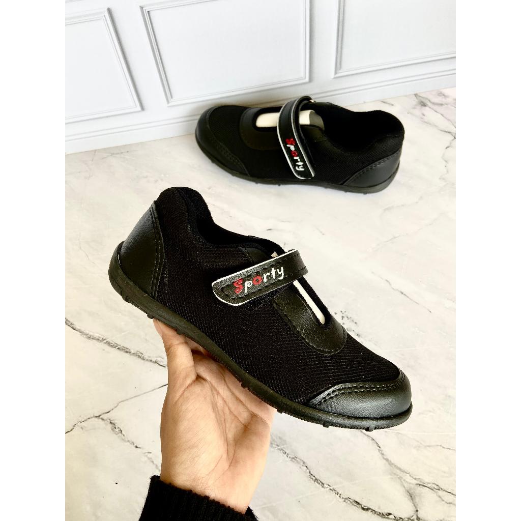 sepatu sneakers anak perempuan / sepatu sekolah anak perempuan TK