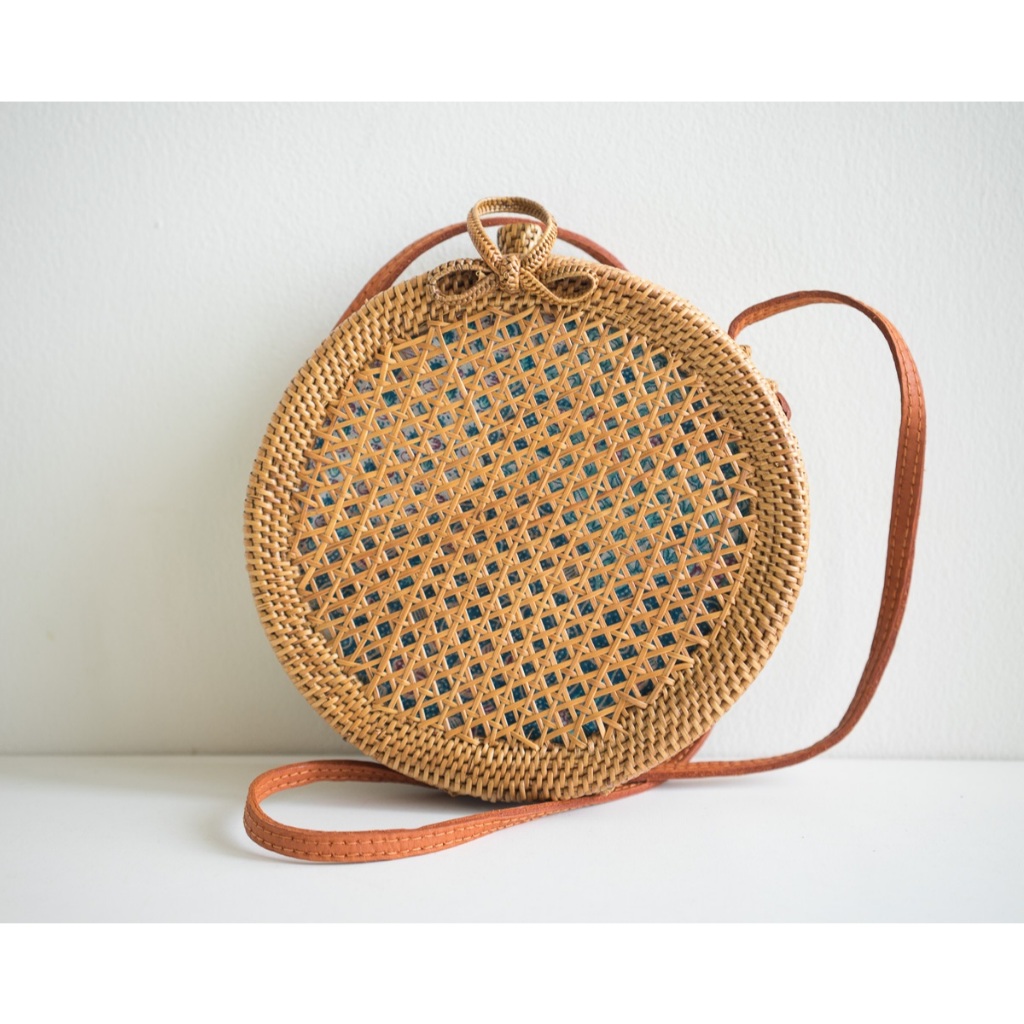 Banjartegal Tas anyaman rotan bundar terawang jaring Unik Lombok Unique Lombok openwork round rattan