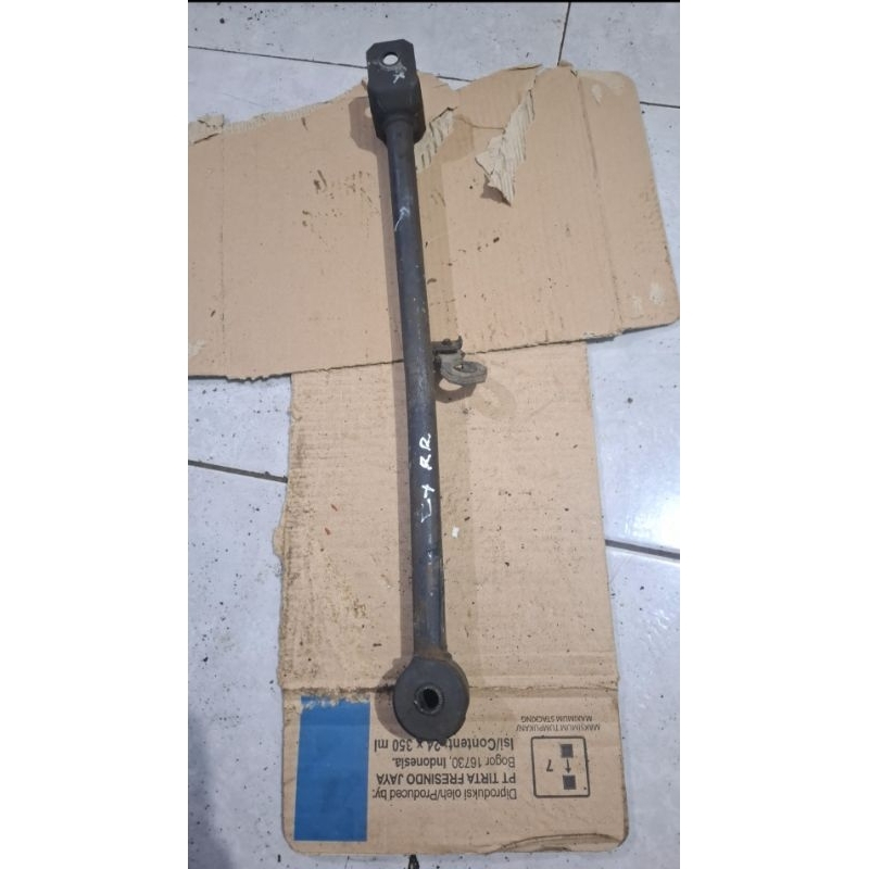 arm trailing arm suspension belakang kanan charade cx g100 winner