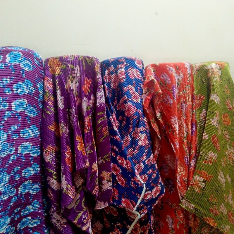 kain satin plisket motif bunga premium - kain satin plisket motif - kain satin plisket -
