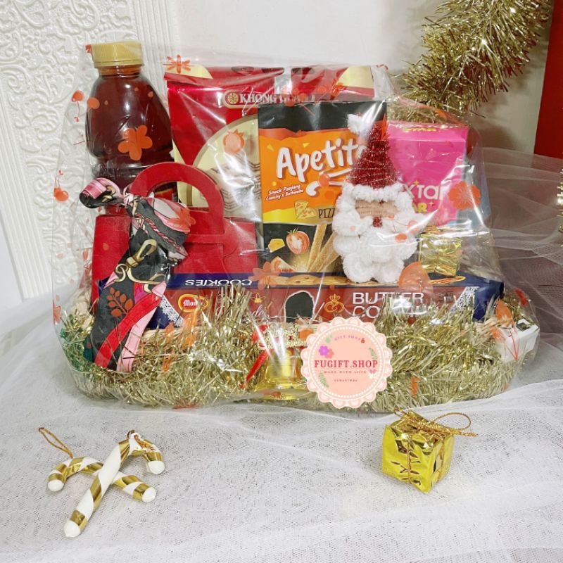 

hampers hari natal/parcel natal/parcel christmas/hampers hadiah kerabat/parcel hari raya/parcel murah/parcel samarinda/hampers snack/snack hari raya/keranjang rotan hampers