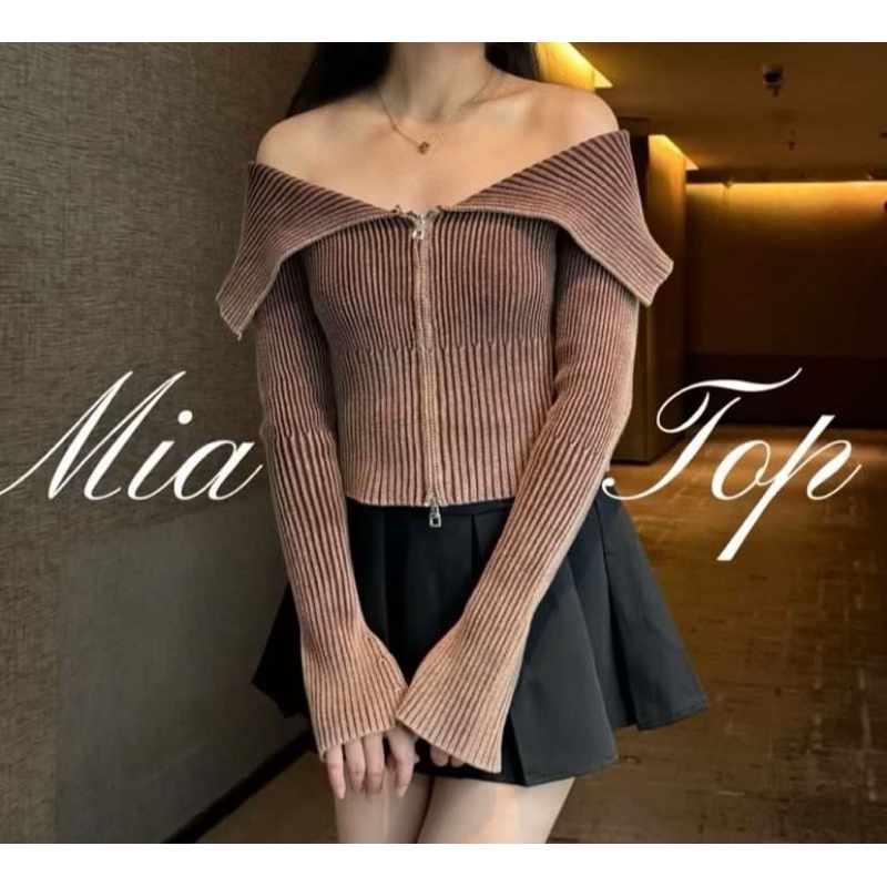 Preloved Off shoulder top (knit)
