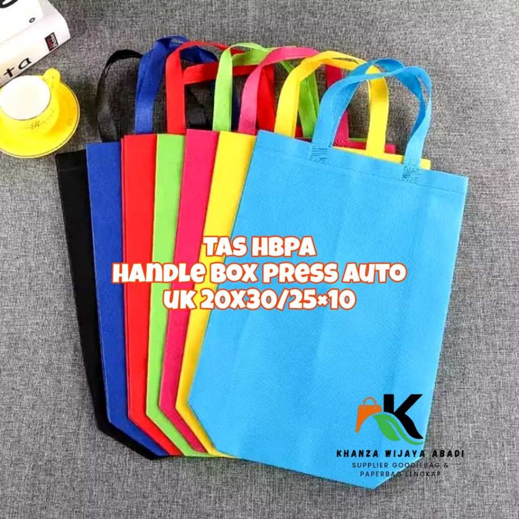 

Tas spunbond 20x25 / tas box spunbond 20x25x10 / tas spunbond HBPA ukuran 20x25x10 / hampers / souvenir / goodie bag / harga satuan