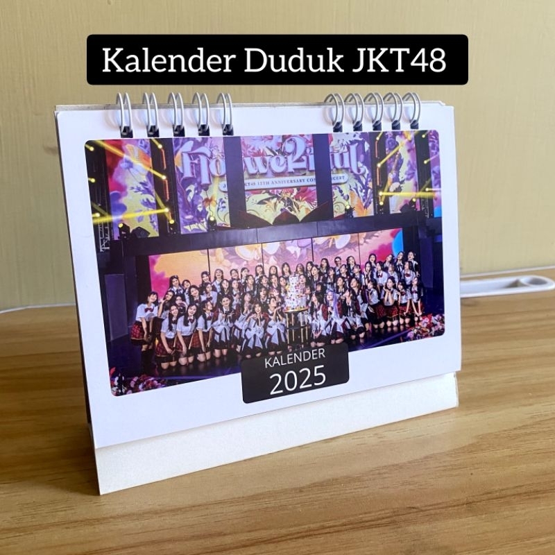 Kalender JKT48 2025 Kalender Meja Duduk JKT48 2025