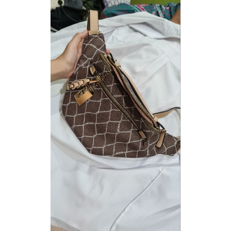 Bonia shoulder bag (preloved) asli