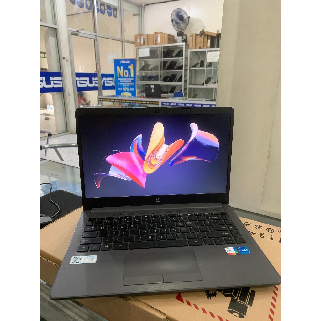 LAPTOP HP 240 G8 core i3-11 RAM 8GB/SSD 512GB LAYAR14"FHD WIN11 NEW BERGARANSI