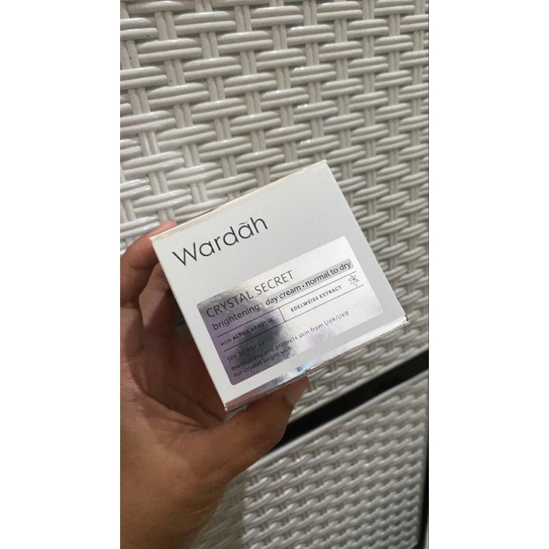 Wardah Crystal Secret Day Cream