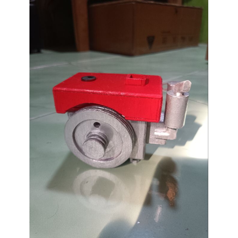 miniatur mesin diesel Dongfeng mirip aslinya