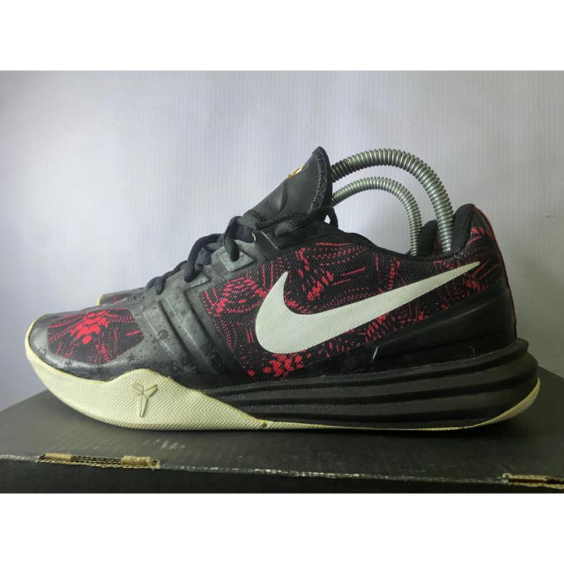 Sepatu Second Basket Nike Kobe low size 41