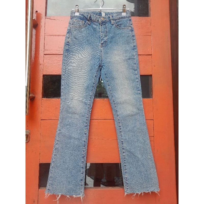 Preloved Jeans Semi Cutbray Rawis, Jeans Semi Cutbray, Preloved Semi Cutbray, Preloved Celana Jeans,