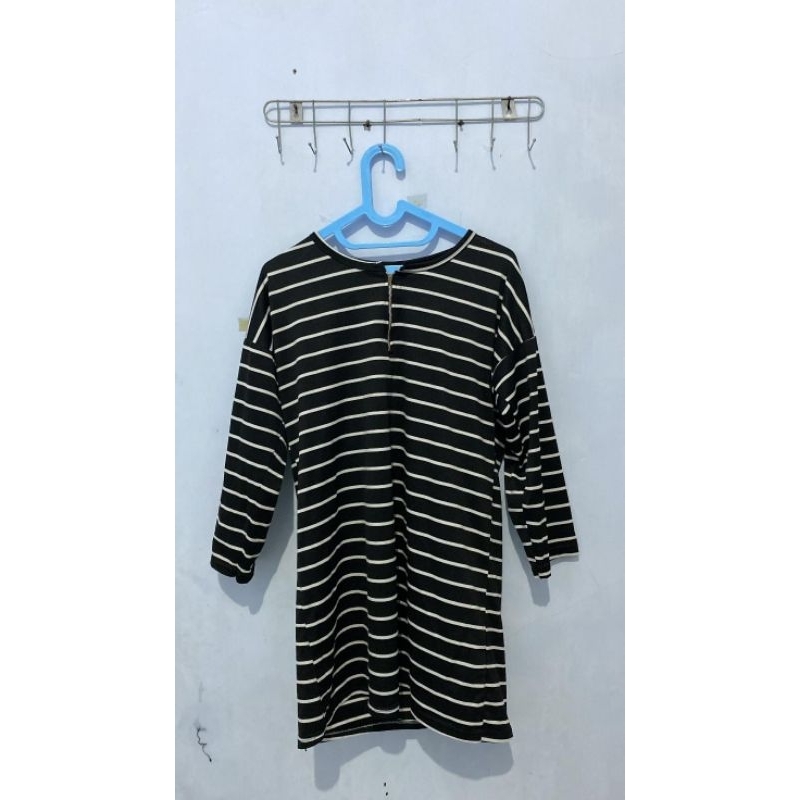 tunik/blouse wanita motif garis garis bahan adem (preloved)