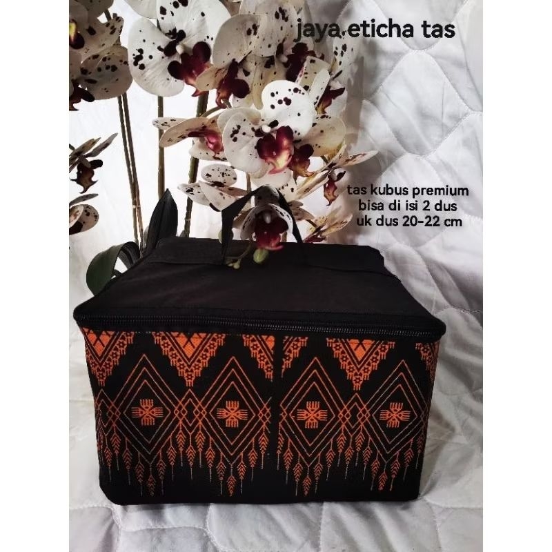 

tas hajatan kubus uk 20-22 cm harga per psc