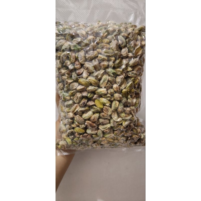 

kacang pistachio kupas
