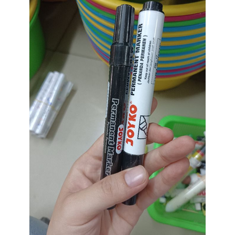 

spidol hitam permanen / Spidol Joyko WM-28 HITAM (PCS)