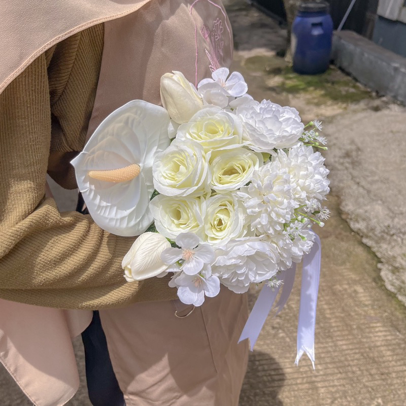 Hand bouquet Wedding Tunangan Engagement Prewedding Bunga Artificial