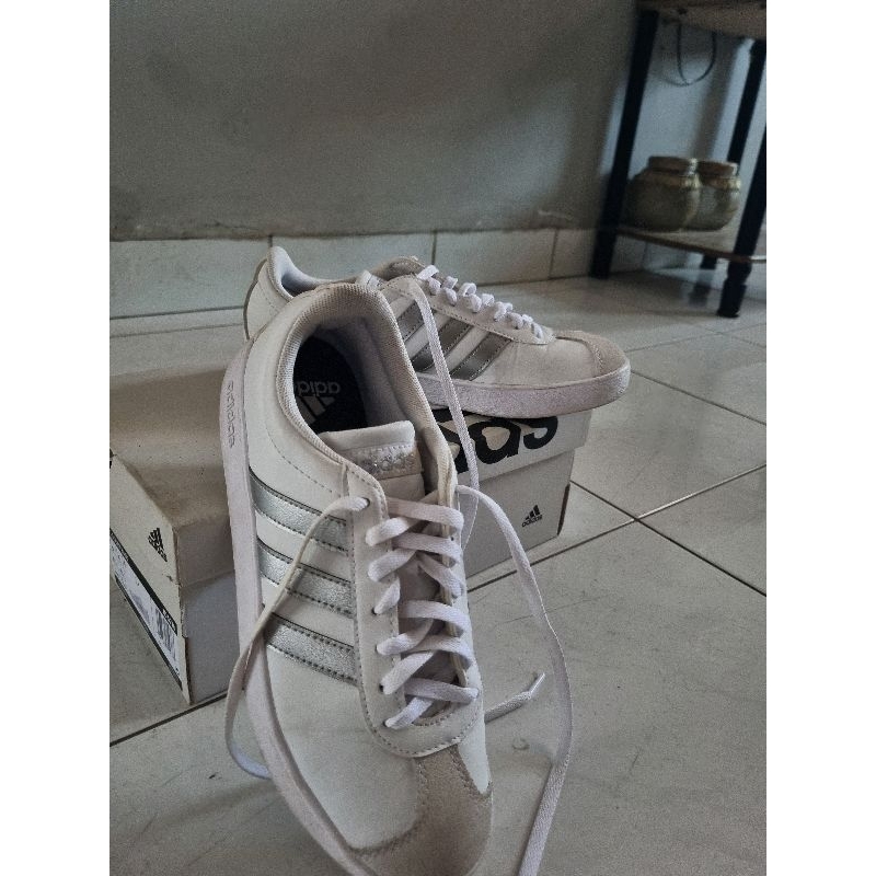 Adidas VL court base