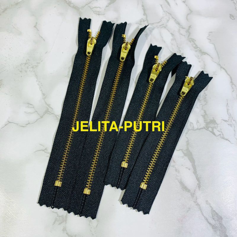 Resleting Levis (YKK)