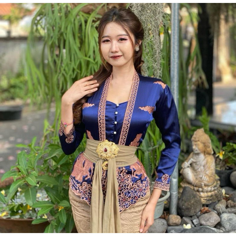Kebaya shimer silk wayang kancing mutiara