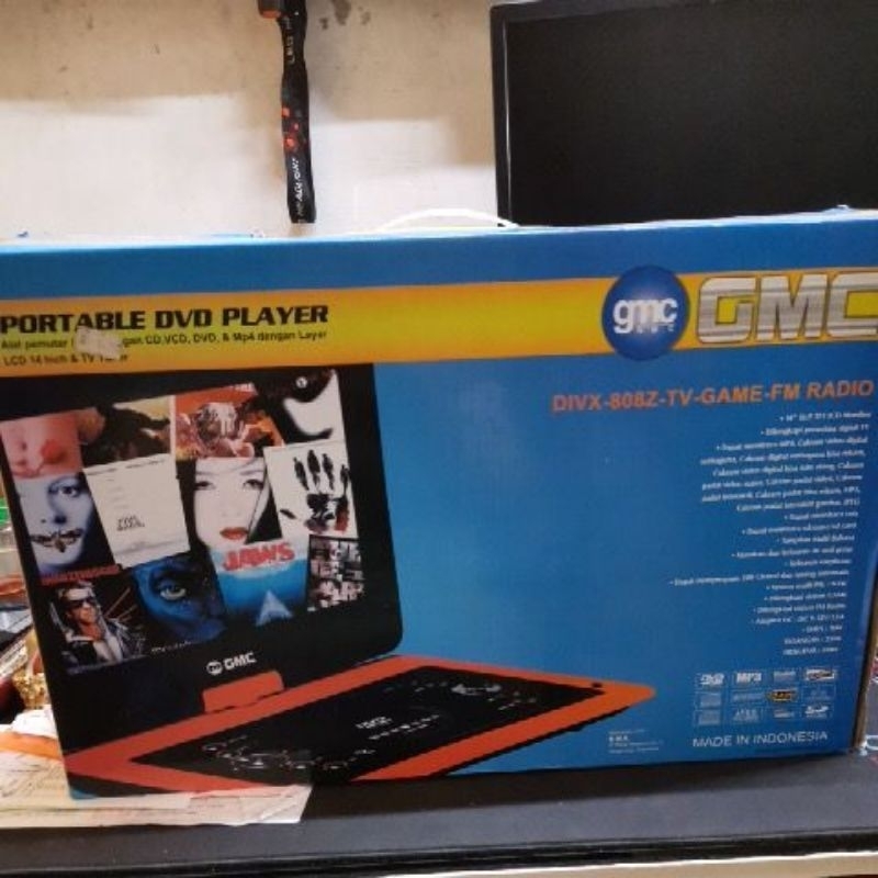 portable dvd player gmc DIVX-808Z tv-game- fm radio