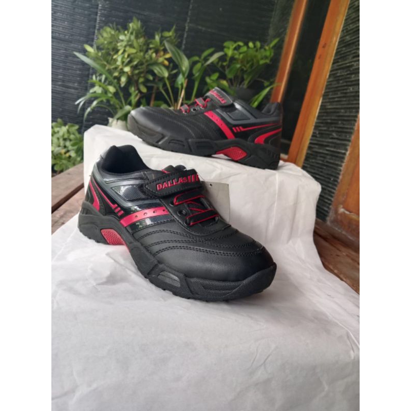 SEPATU SEKOLAH DALLAS