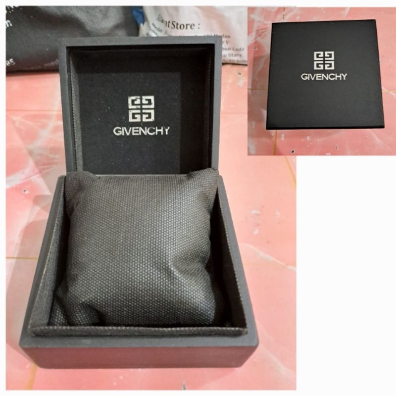Kotak Jam Tangan GIVENCHY - Box Kayu jam Tangan